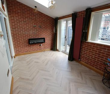 3 bedroom semi-detached house to rent - Photo 6