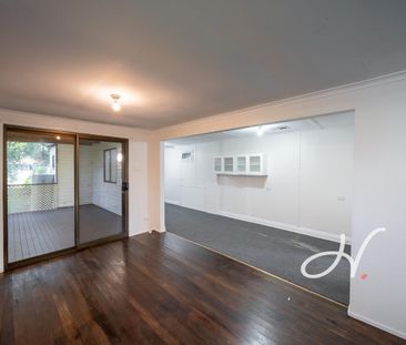 CHARACTER CHARM, PARKSIDE LIVING & GENEROUS SPACE IN THE HEART OF W... - Photo 1