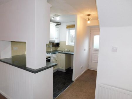 2 bedroom terraced house to rent - Photo 3