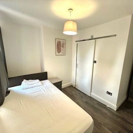 Sydney Street , Boston, Property for rent - Photo 4