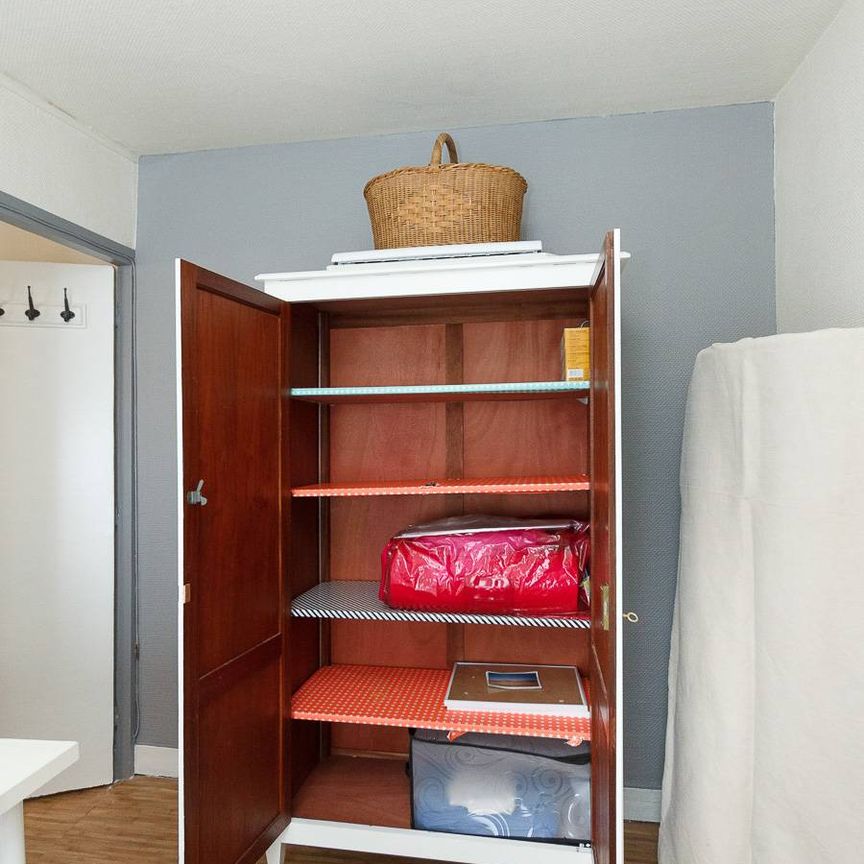 Logement à Paris, Location meublée - Studio avec Alcôve T1 - Canal Saint Martin (PA-2667) - Photo 1