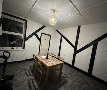 4 bedroom house of multiple occupation to rent - Photo 1