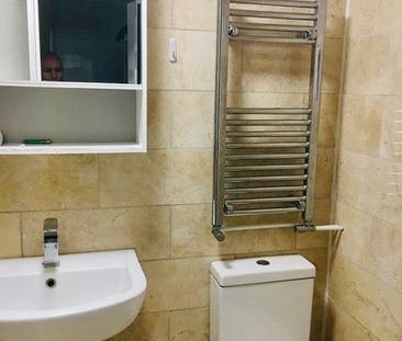 Room in a Shared House, Spencer Close, NW10 - Photo 4