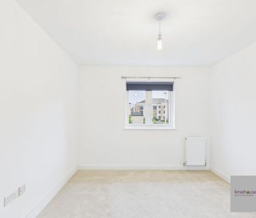 4 bedroom detached house to rent - Photo 2