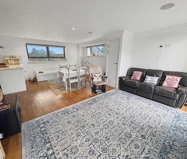 The Shore, The Leas, Westcliff-on-sea, SS0 - Photo 2