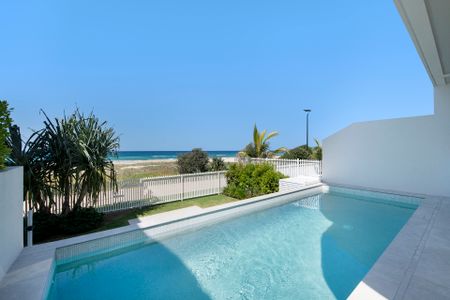 Unit 3/347 Golden Four Drive - Photo 3