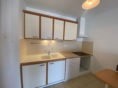 Location Appartement 2 pièces 42m² ST DENIS DE L HOTEL 45550 - Photo 3