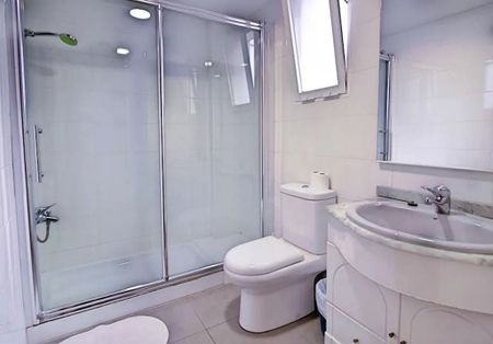 Carrer del Clariano, Valencia, Valencian Community 46021 - Photo 2