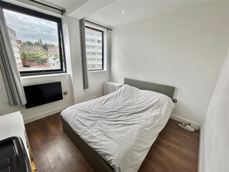 Carlton Square, Nottingham, Carlton - Photo 3