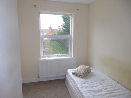 3 bedroom terraced house to rent - Photo 3