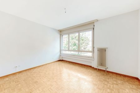 2.5 locali spaziosi in zona strategica con autorimessa - Foto 4