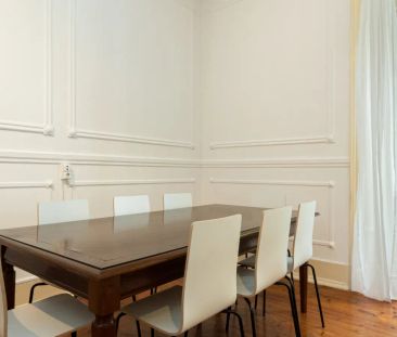 Room in a shared 11-bedroom apartment for rent in Lisbon, no restrictions - Foto 1