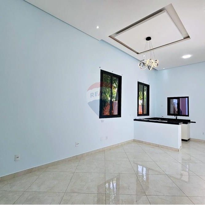 OPORTUNIDADE CASA COM 3 DORMITÓRIOS COM SUÍTE, AR CONDICIONADO E PISCINA AQUECIDA - Foto 1