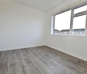 3 bedroom end of terrace house to rent - Photo 6