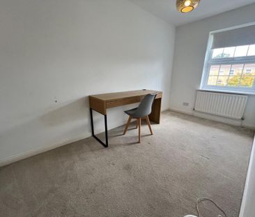 4 bedroom terraced house to rent - Photo 3
