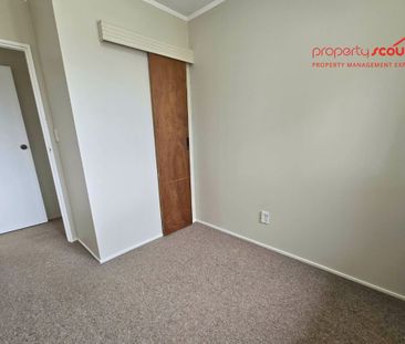 Convenient Living in Lansdowne - Photo 3