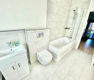 2 Bed Flat, Maclise Road, W14 - Photo 4