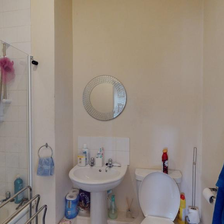 2 bedroom ground floor flat to rent - Photo 4