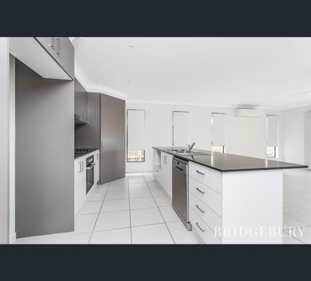 33 McMonagle Crescent, Bellbird Park, Qld 4300 - Photo 3