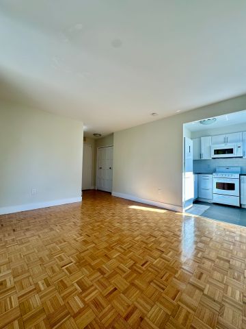 For Lease - 485 Huron Street Unit# 302, Toronto, Ontario - Photo 4