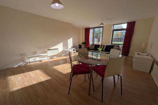 Greenslade House, Beeston, NG9 1GB - Photo 1