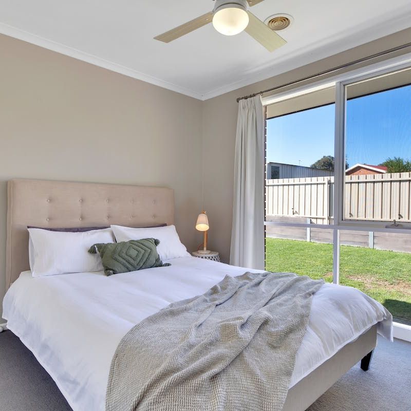 Spacious Family Living in a Quiet West Wodonga Court - Photo 1