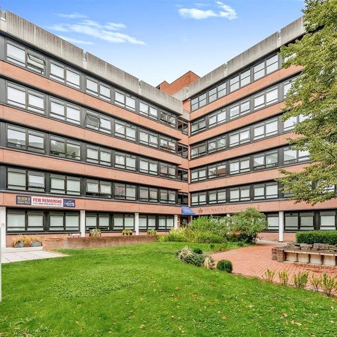 apartment to rent Wood Street, East Grinstead, West Sussex, RH19 - Photo 1