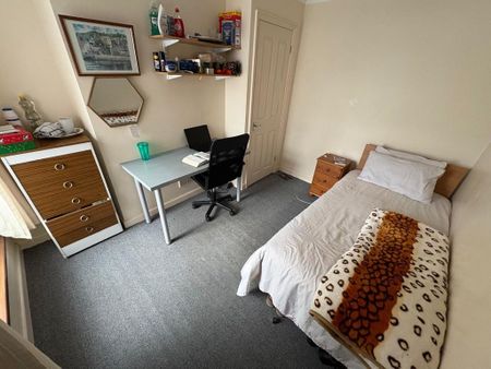 5 bedroom house share to rent - Photo 3