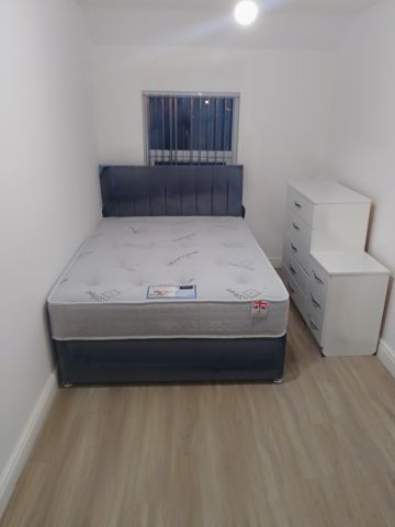 Room in a Shared House, Smithdown Road, L7 - Photo 5