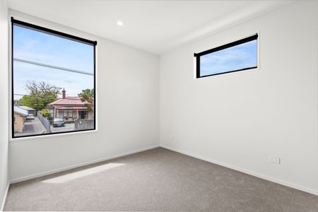 358 Hereford Street, Linwood - Photo 3