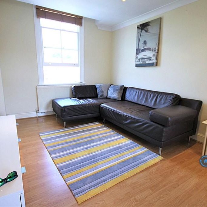 3 bedroom flat to rent - Photo 1