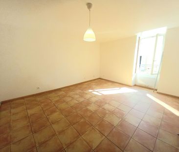 SAINT CHAMAS CENTRE VILLE APPARTEMENT T1, - Photo 1