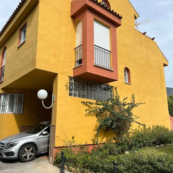 Alquiler de chalet pareado en Carril de la Mina - Photo 1