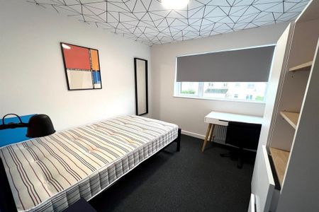 1 bedroom in a house share to rent - Photo 2