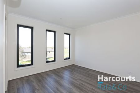 The Perfect Blend of Style, Space & Location! - Photo 4