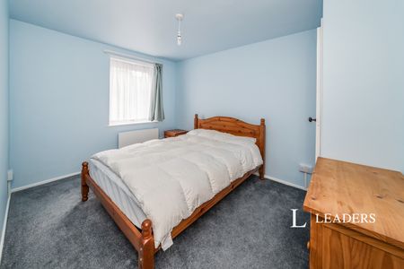 3 bedroom maisonette to rent Orchard Way, East Grinstead, RH19 - Photo 4