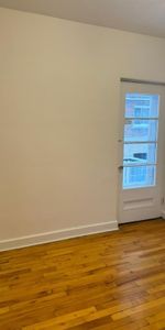 4 1/2 À LOUER, CÔTE-DES-NEIGES, DEUX CHAMBRES, LIBRE MAINTENANT - Photo 4