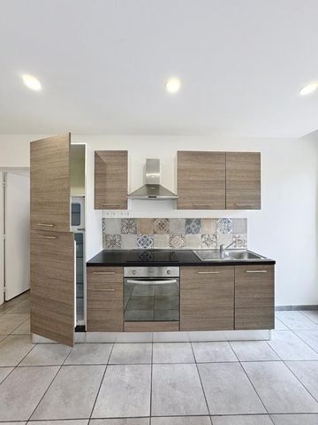 Location Appartement 3 pièces 59m² ST ANDRE DE CUBZAC 33240 - Photo 4