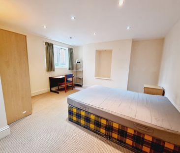 5 Bed Student Accommodation - Photo 5