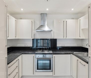 The Crescent, Plymouth - Photo 2