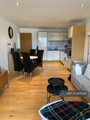 3 bedroom penthouse to rent - Photo 1