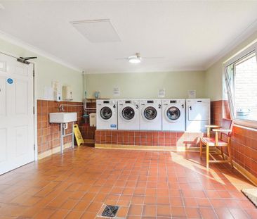 2 bedroom retirement property to rent - Photo 3