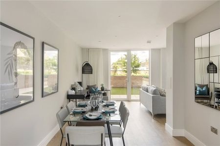 Excellent 3 bedroom, 2 bathroom duplex ground floor flat with private entrance within Wimbledon Grounds, a prestigious new development next to the AFC Wimbledon Stadium. The apartments have generous balconys, lift access, secure bike storage and landscaped communal gardens. - Photo 5