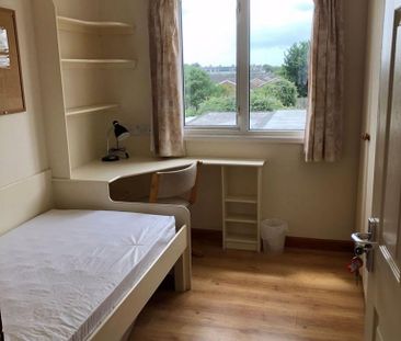 6 bedroom property to rent - Photo 2