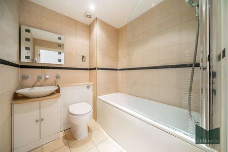 Royal Drive, Princess Park Manor, N11 - Photo 4