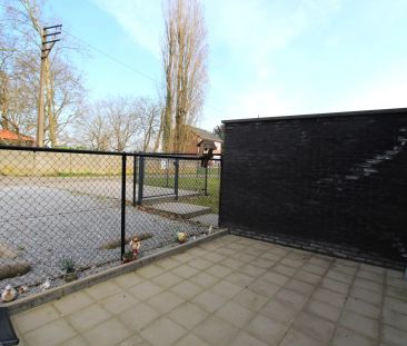 GELIJKVLOERS APPARTEMENT MET 2 TERRASSEN EN AUTOSTAANPLAATS - Photo 4