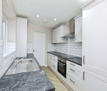 Model Village - Photo 5