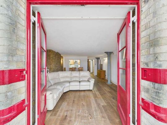 Globe Wharf, Rotherhithe Street, SE16 - Photo 1