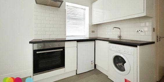 Whitehall Road, Colchester - Photo 3