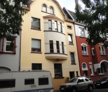Charmante, gemütliche 2,5-Zimmer-Altbau-DG-Wohnung in Rheinnähe für... - Foto 1
